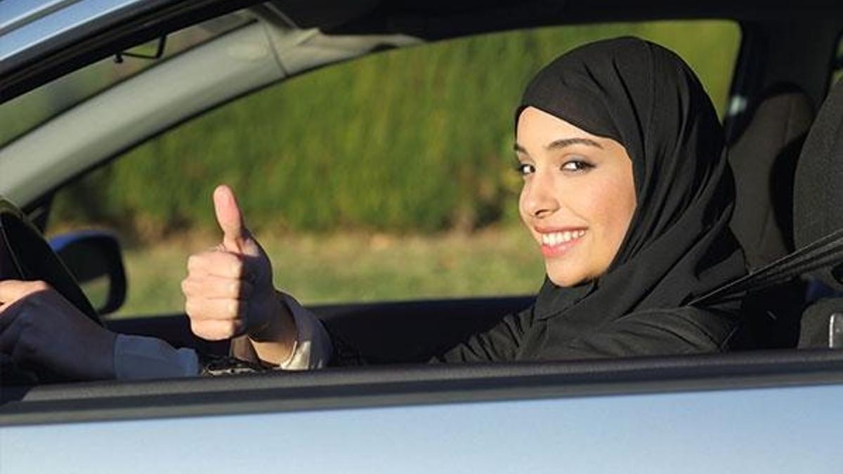 Suudi Arabistan'da kadınlar araç kullanabilecek, pasaport alabilecek