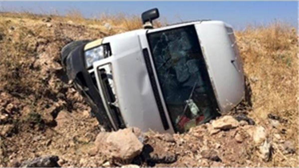 Engelli öğrencileri taşıyan minibüs devrildi: 10 yaralı