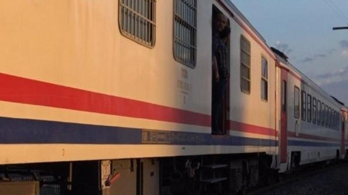 Kars'ta 13 yaşındaki çocuğa tren çarptı!