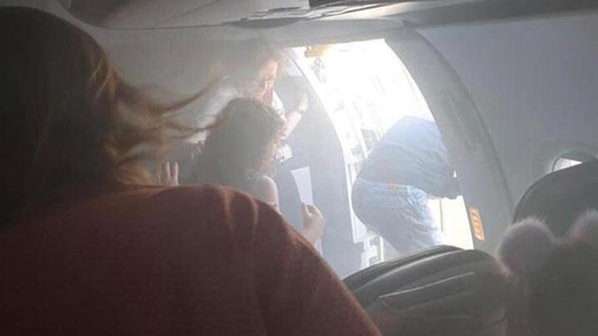 Havada korku dolu anlar! Bir anda dumanla kaplandı