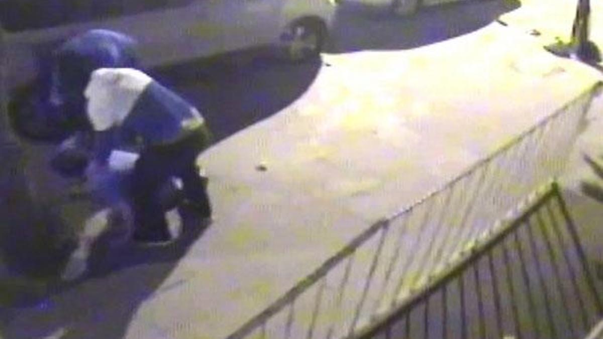 Komşusunun başına silah dayayıp 135 bin lirasını gasp etti!
