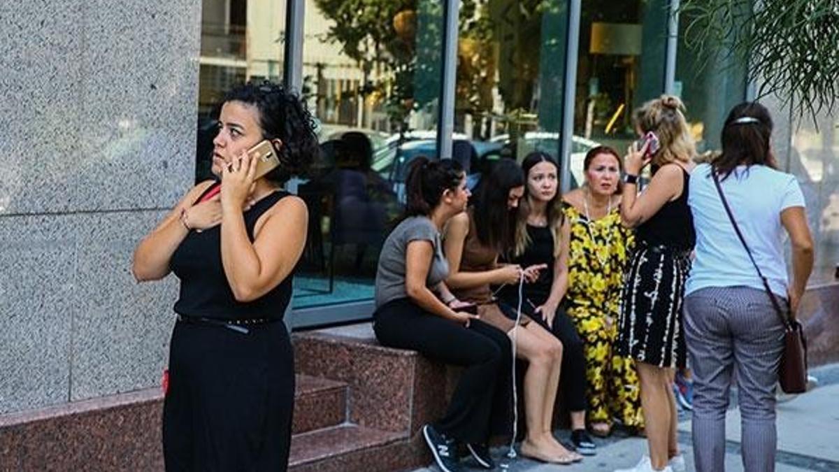 İzmir'de korkutan deprem!