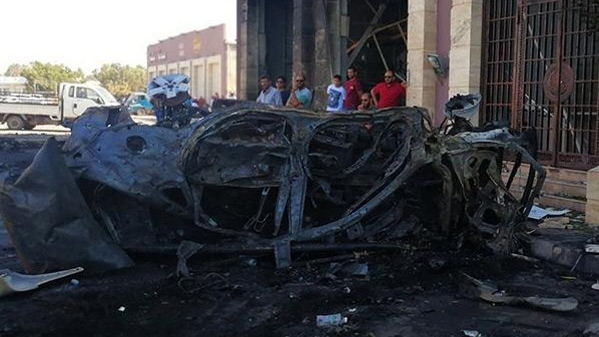 Libya'da bomba yüklü araç infilak etti!