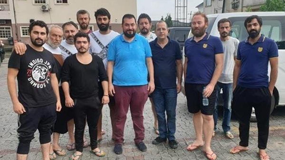 Nijerya'da serbest bırakılan Türk gemiciler Abuja Büyükelçiliğinde