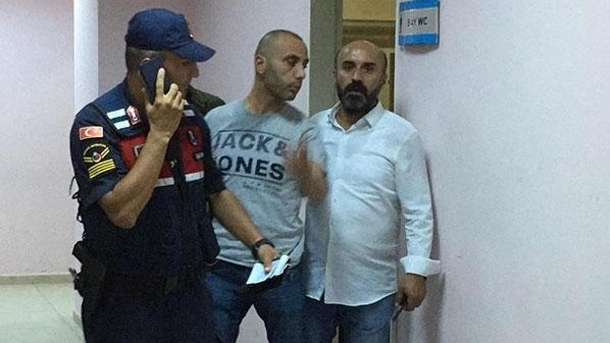 Halay çeken arkadaşını başından vurdu