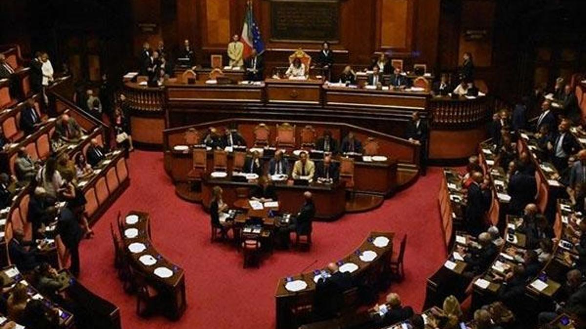 İtalya'da hükümet krizi karşılıklı açıklamalarla sürüyor