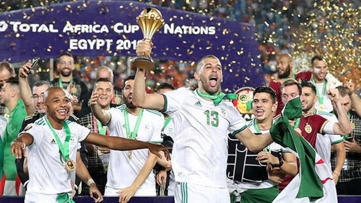 Islam Slimani'ye 'kulüp bul' çağrısı