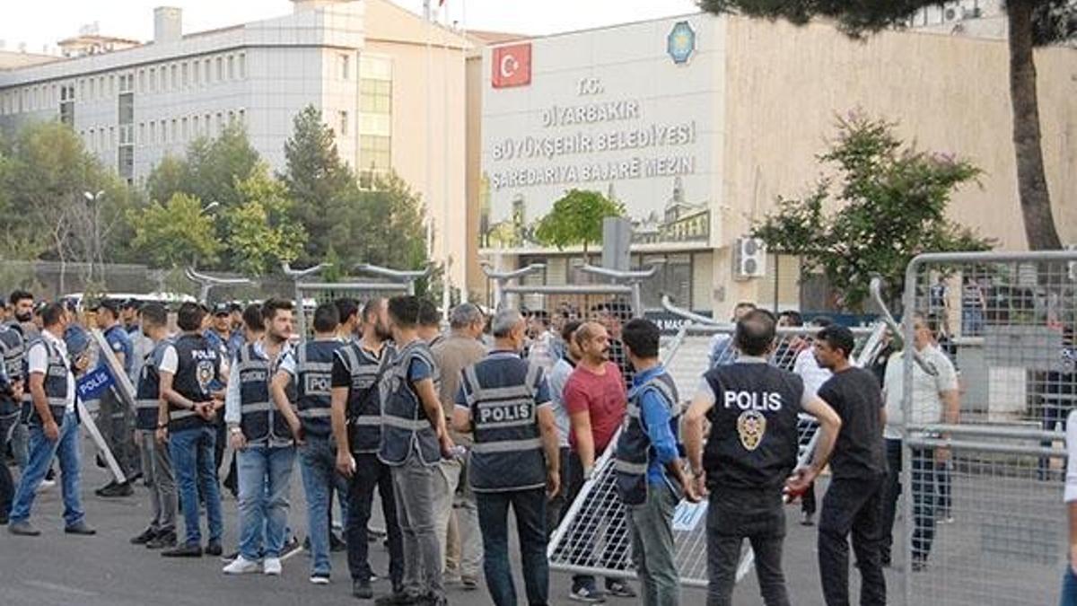 3 büyükşehir belediye başkanı görevden alındı!