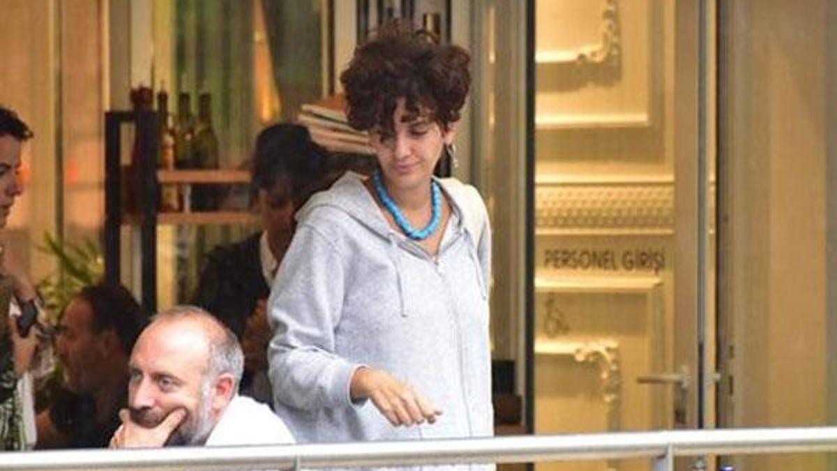 Bergüzar Korel'in bebeğinin cinsiyeti belli oldu mu?