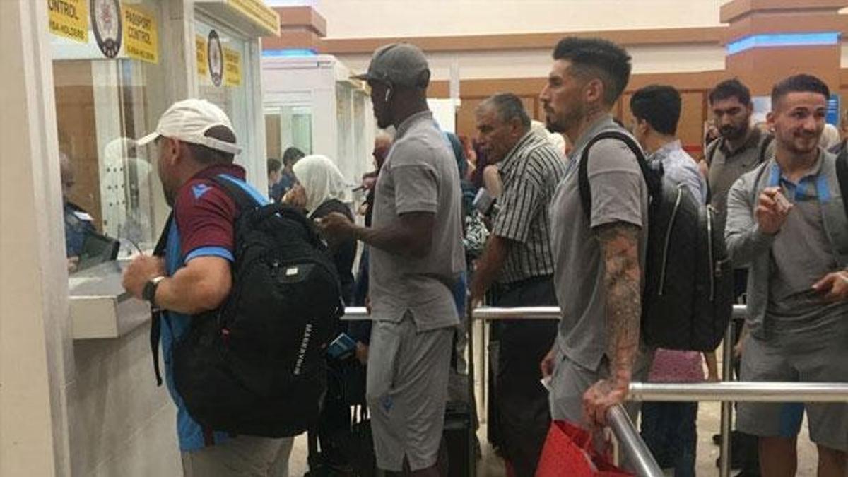 Trabzonspor kafilesi yurda döndü