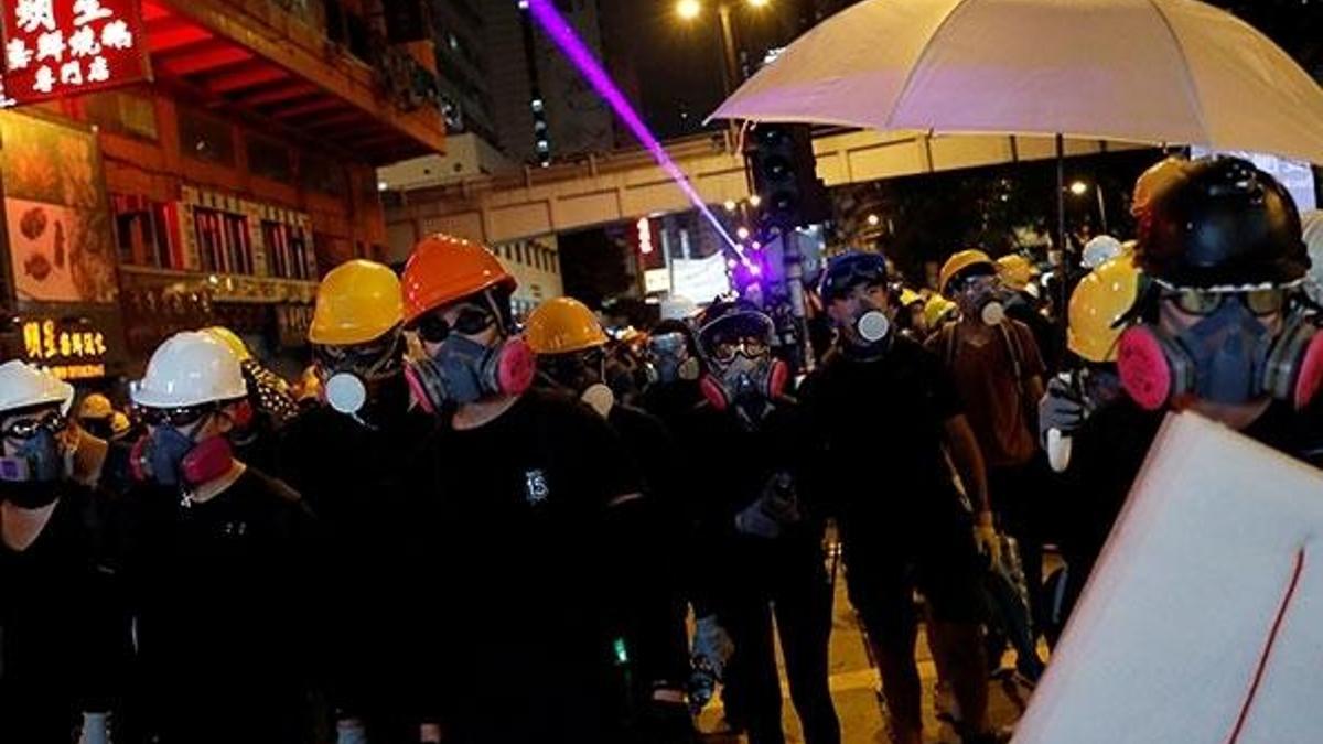 Hong Kong polisinden protestoculara müdahale