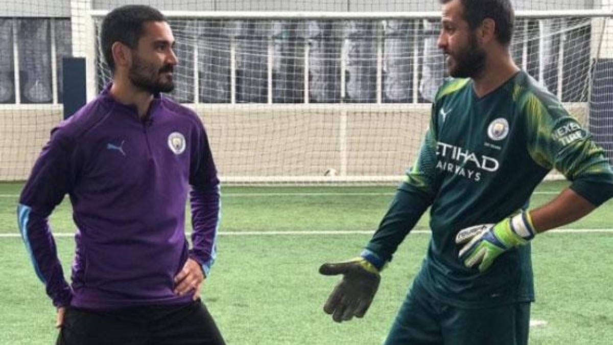 Futbolcu ile oyuncu maç yaptı