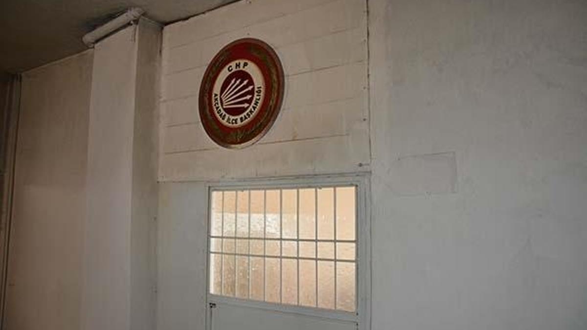 CHP’li üye CHP toplantısında ateş açtı