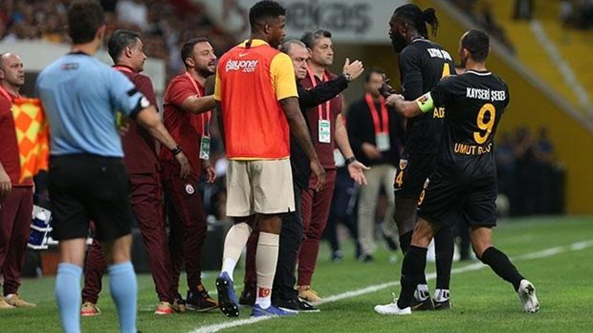 Galatasaray kulübesinde gerginlik! Adebayor...