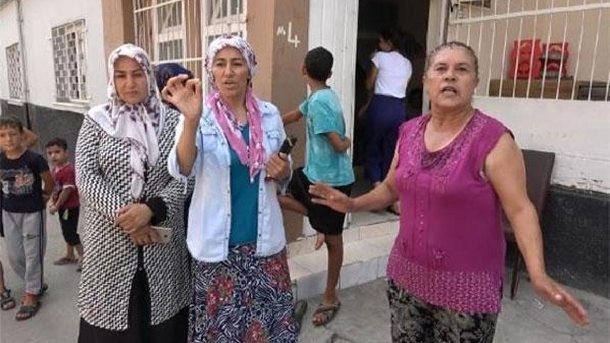 Kadınlar, 80 yaşındaki tacizciyi yakalayıp, polise teslim etti