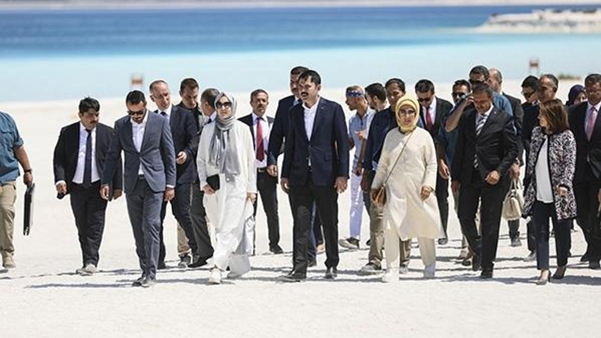 Emine Erdoğan Salda Gölü'nü inceledi