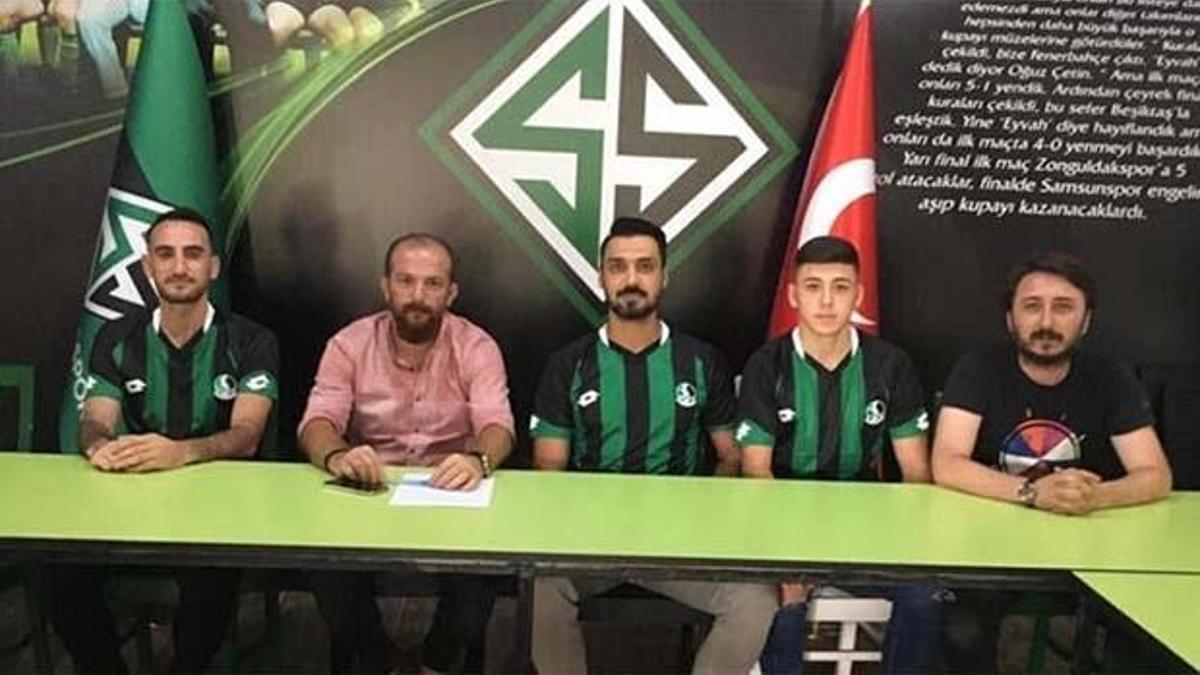 Bekir İrtegün Sakaryaspor'a imza attı