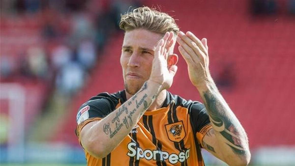 Hull City'li Angus MacDonald kanser olduğunu duyurdu