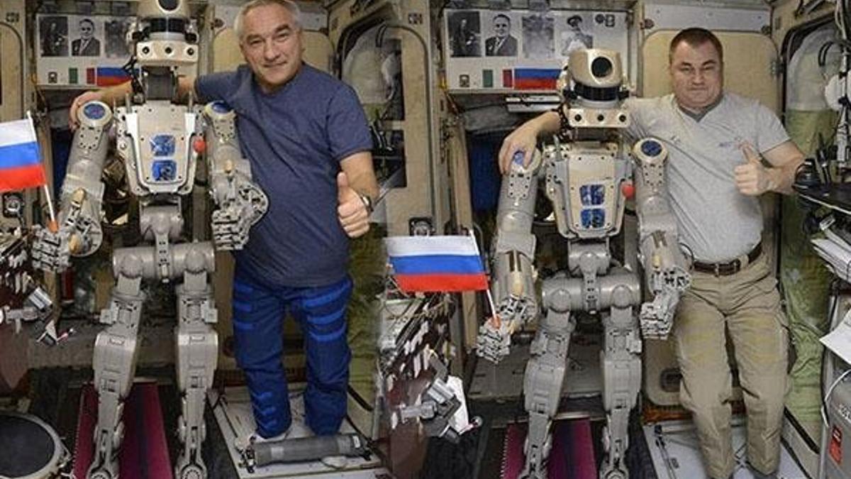 Uzaya gönderilen ilk insansı robot dünyaya döndü