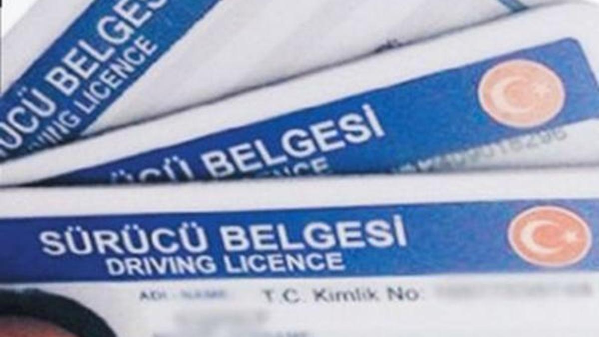 Ehliyet ve sürücü kurslarına yeni düzen! Resmen değişti...