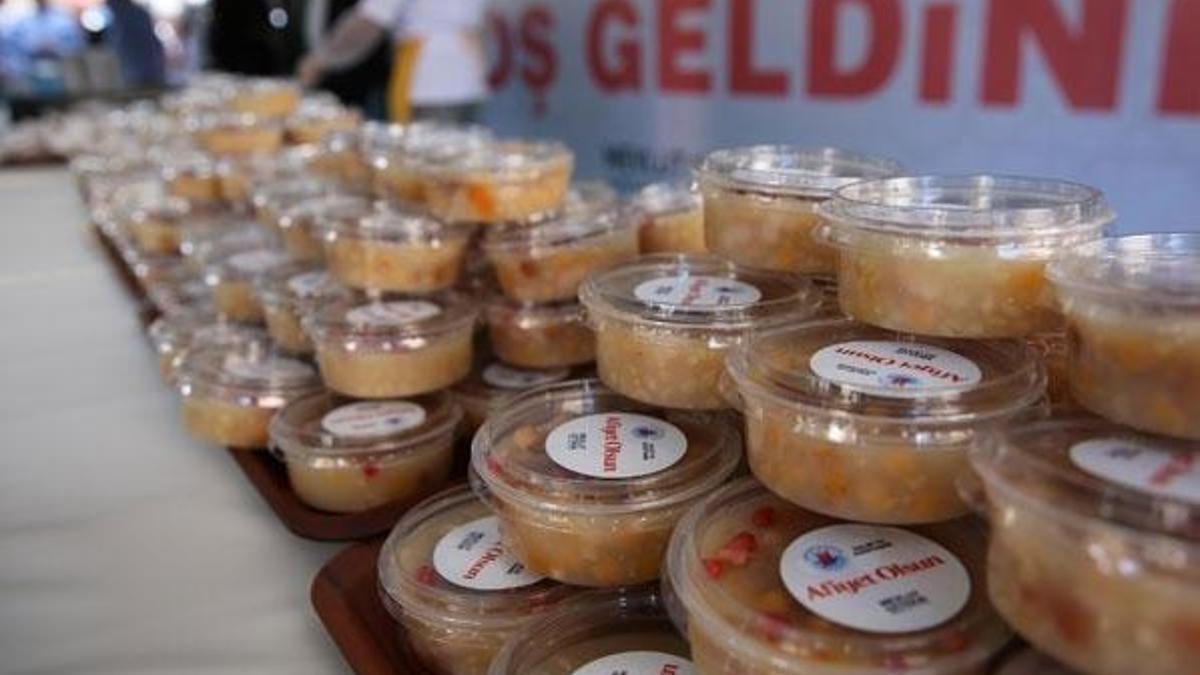 Şifa kaynağı aşure yerken dikkat