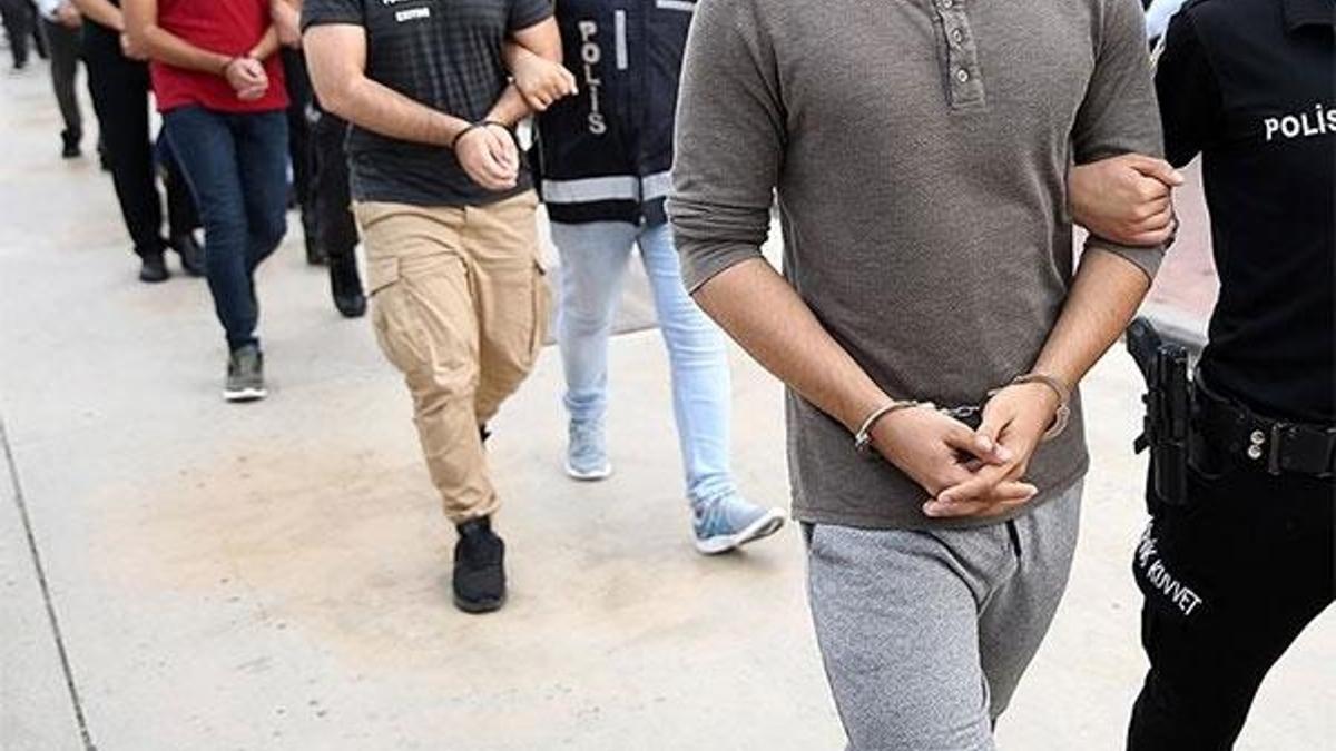FETÖ operasyonunda gözaltına alınan 111 astsubay tutuklandı