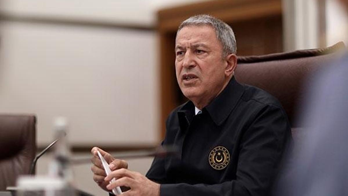 Milli Savunma Bakanı Hulusi Akar açıkladı: Fırat’ın doğusuna devriye üsleri kuracağız!