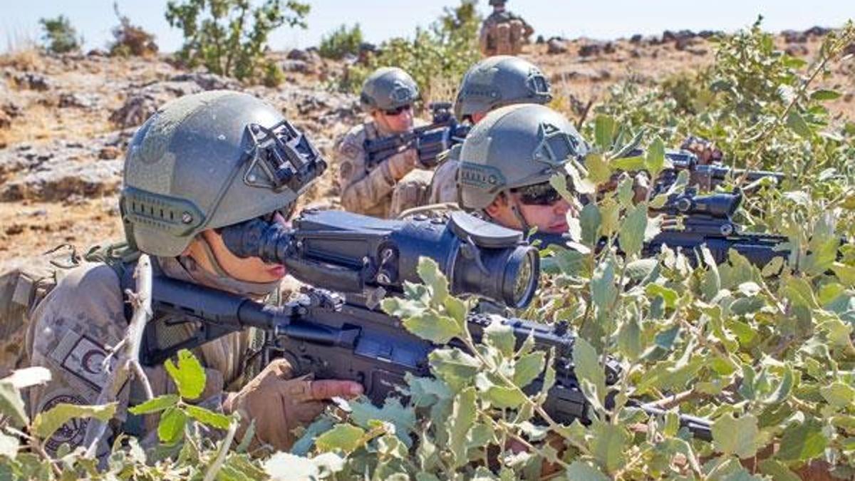 Terör örgütüne ağır darbe! Sınırda teslim oldular