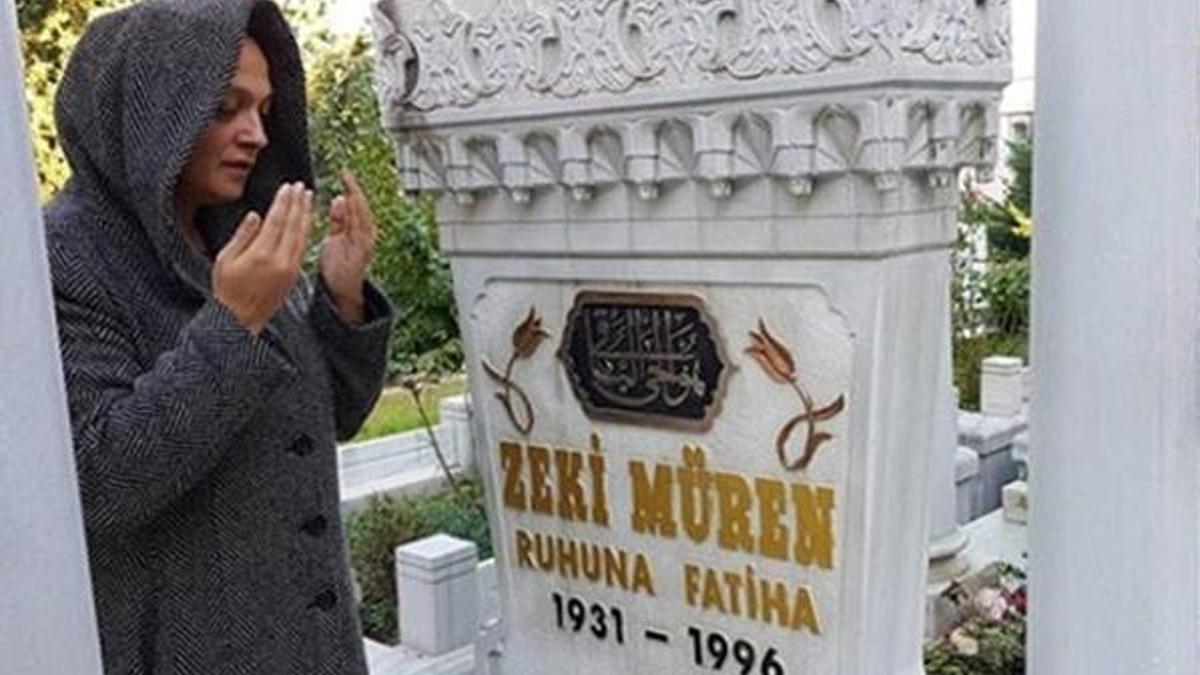 Zeki Müren’in mezarına ziyaret