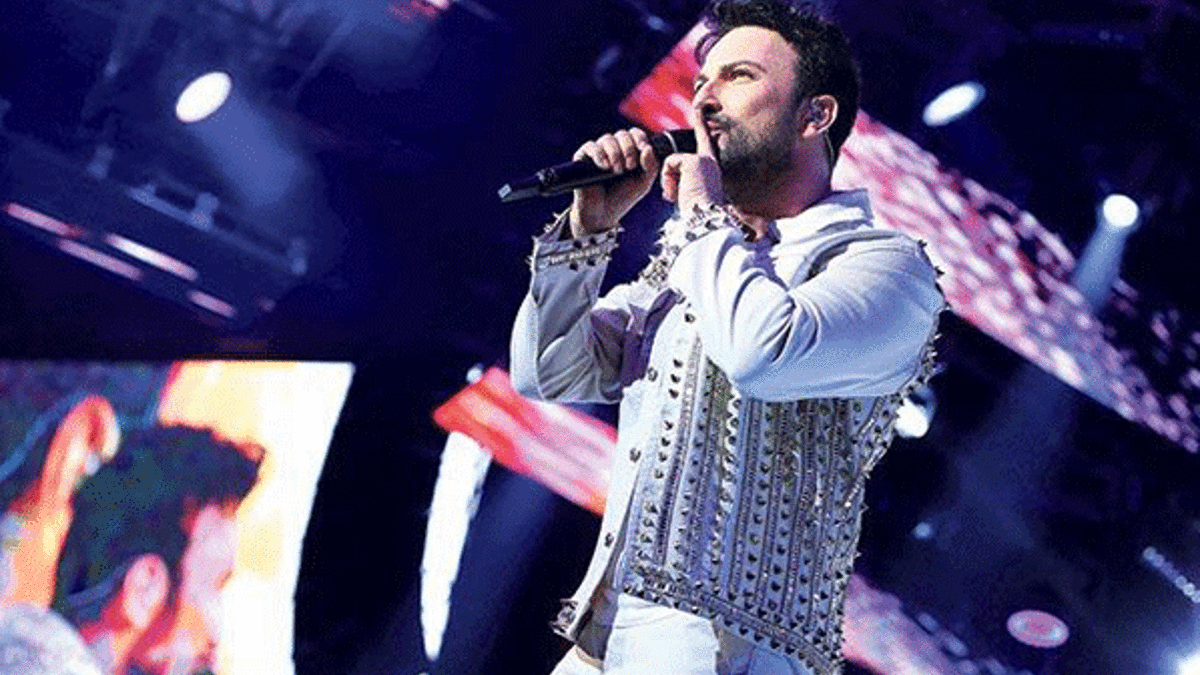 Sağanak yağmur bile olsa Tarkan'dan vazgeçmediler!