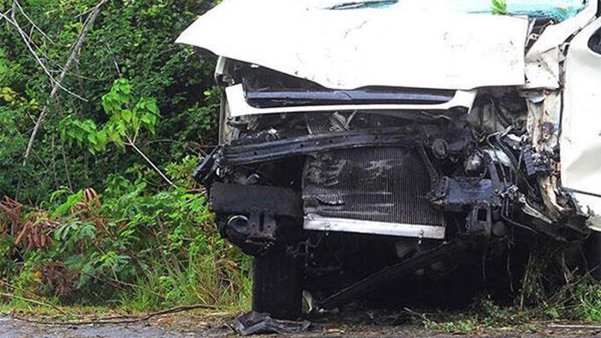 Pakistan'da yolcu otobüsü kaza yaptı: 26 ölü