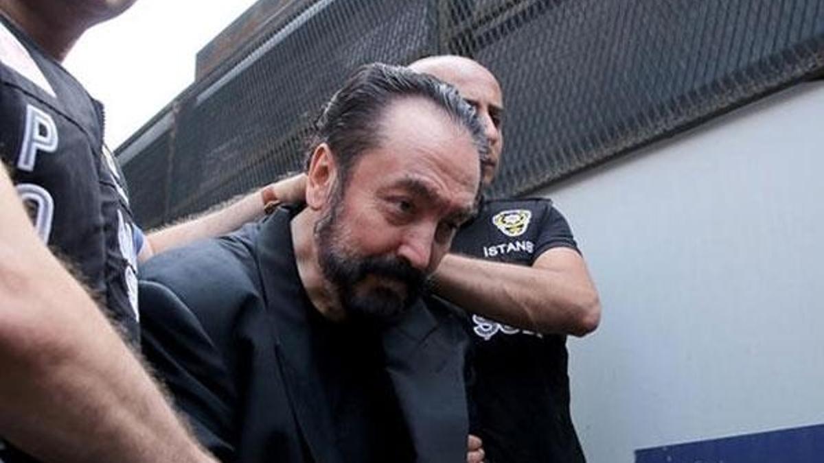 Adnan Oktar davasında şok sözler! 'İnsan çamaşırını saklar'
