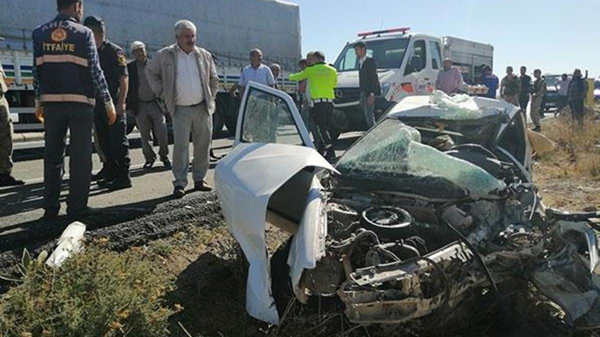Ahlat'ta trafik kazası aynı aileden 3 kişi öldü, 4 kişi de yaralandı