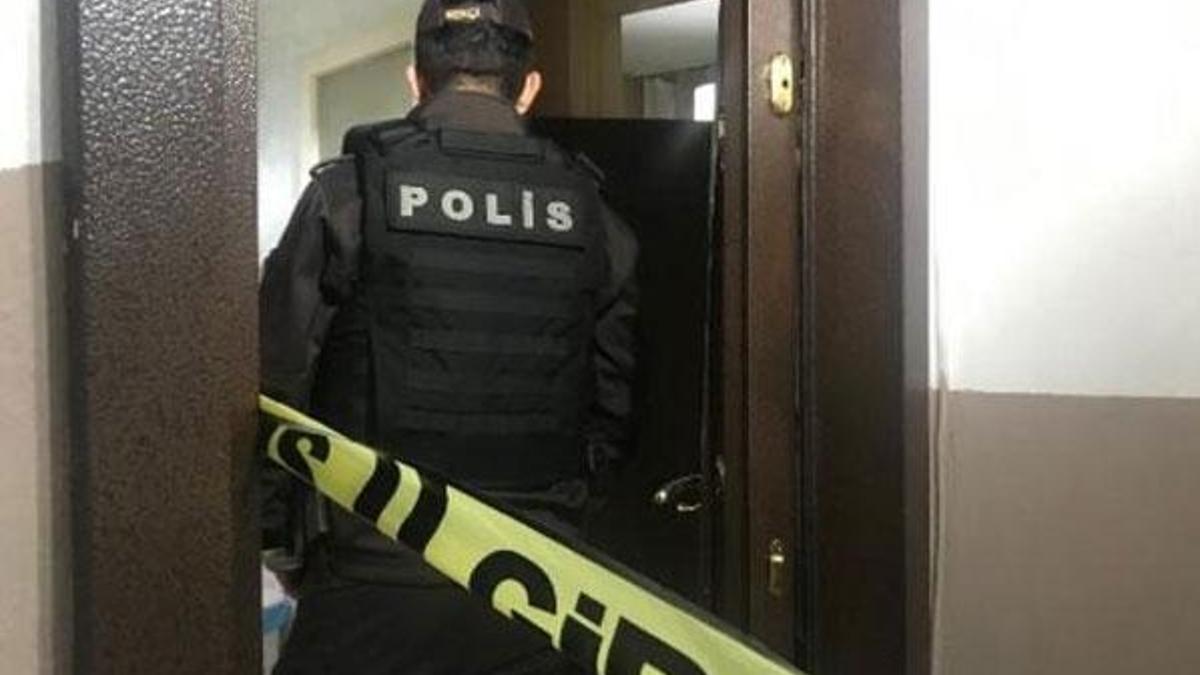 Kadıköy'de polisten hayat kurtaran müdahale! Son anda yetiştiler