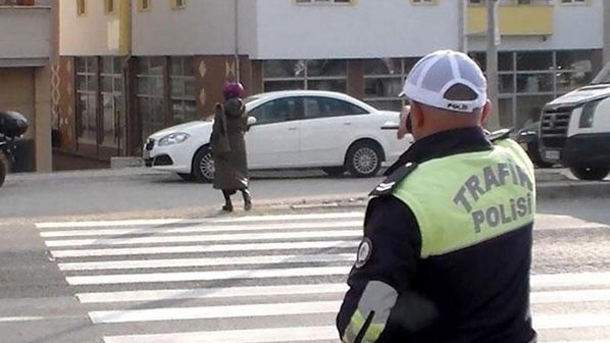 Yaya geçitlerinde 2 saat nöbet tutacaklar!