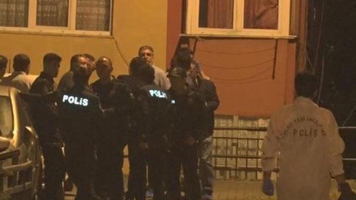 Eyüpsultan'da eşinin boğazını falçata ile keserek öldürdü