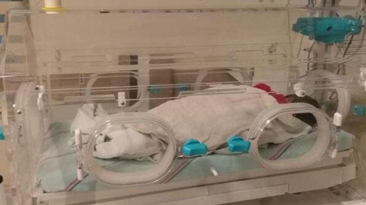 Çöp konteynerinde yeni doğmuş bebek bulundu!