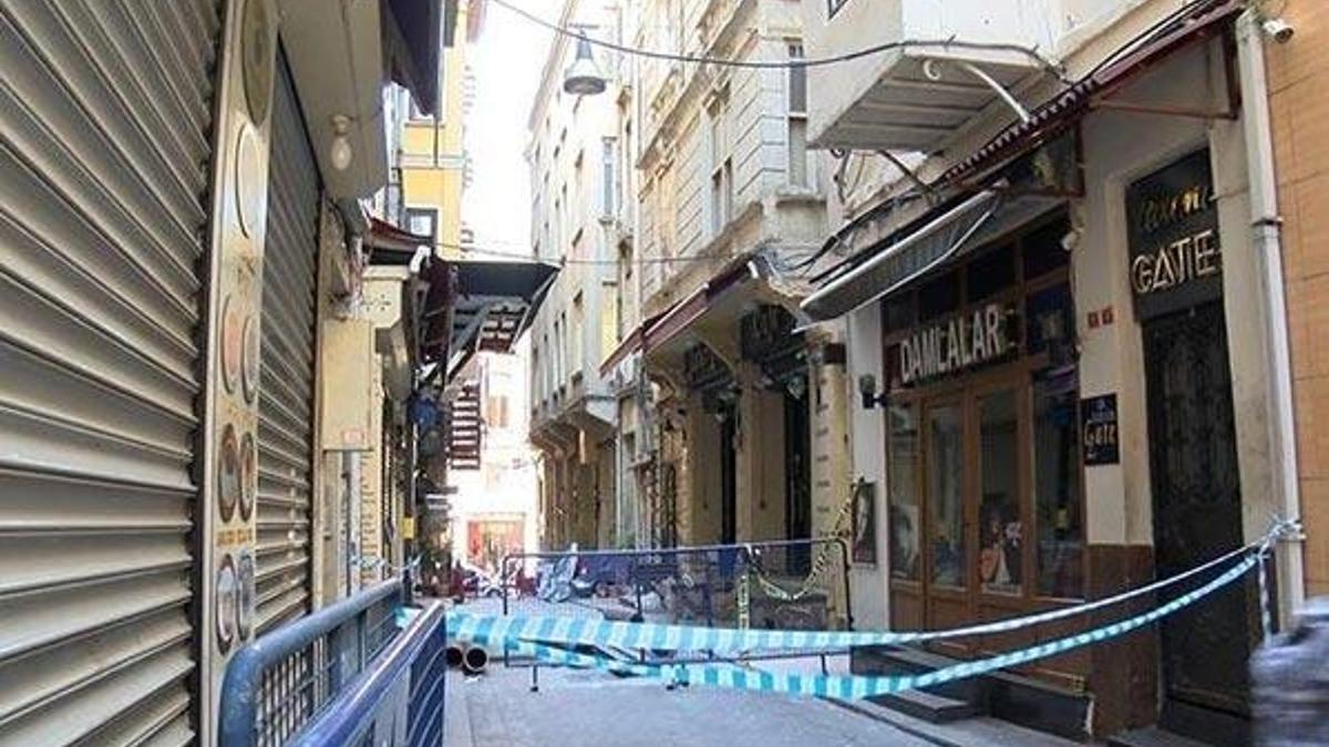 Sokak kapatıldı, dükkanlar boşaltıldı