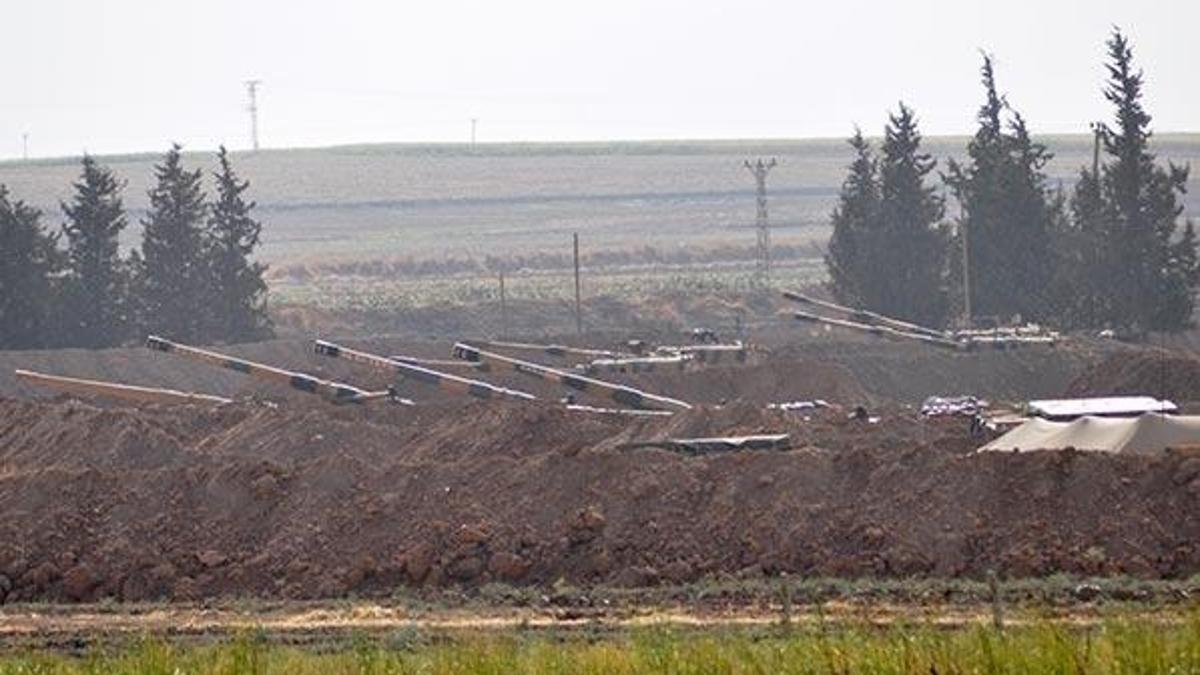 Sınırdan son görüntüler... Mevziler kazıldı, namlular çevrildi