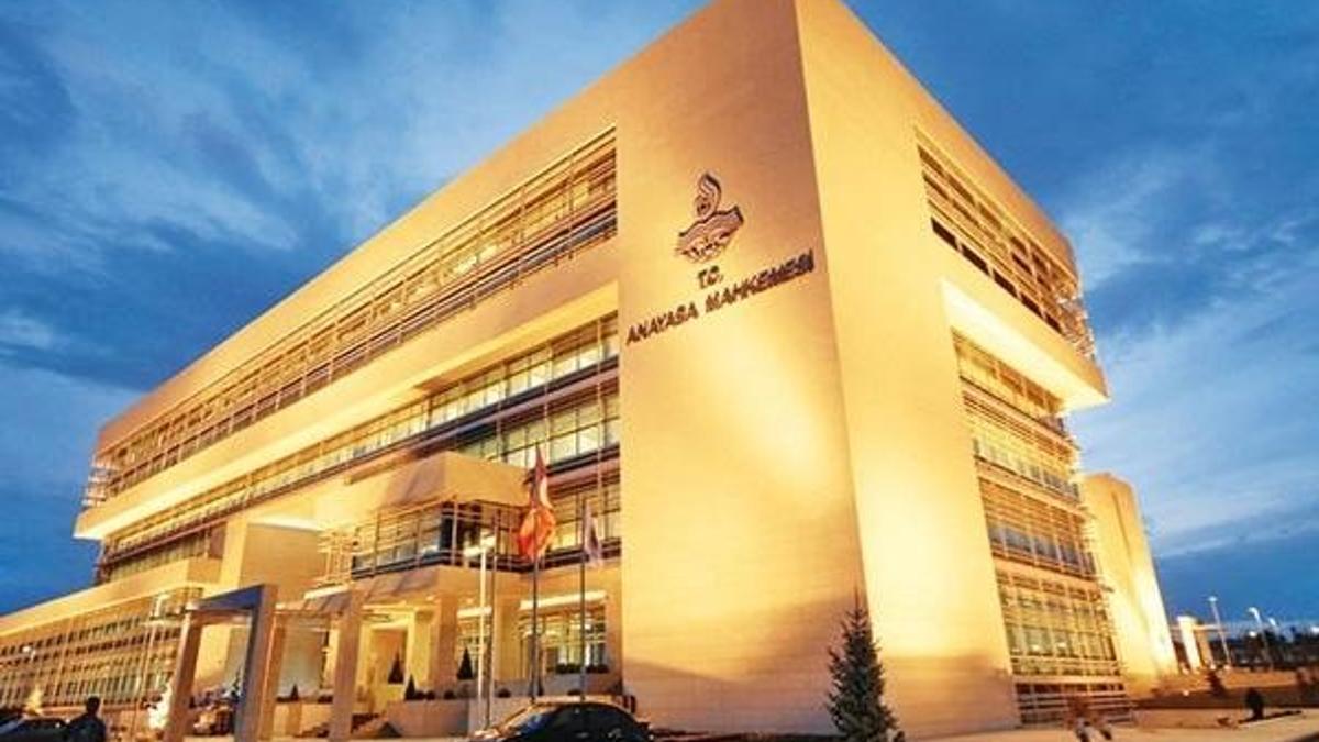 Anayasa Mahkemesi Başkanvekilliğine üye Recep Kömürcü seçildi