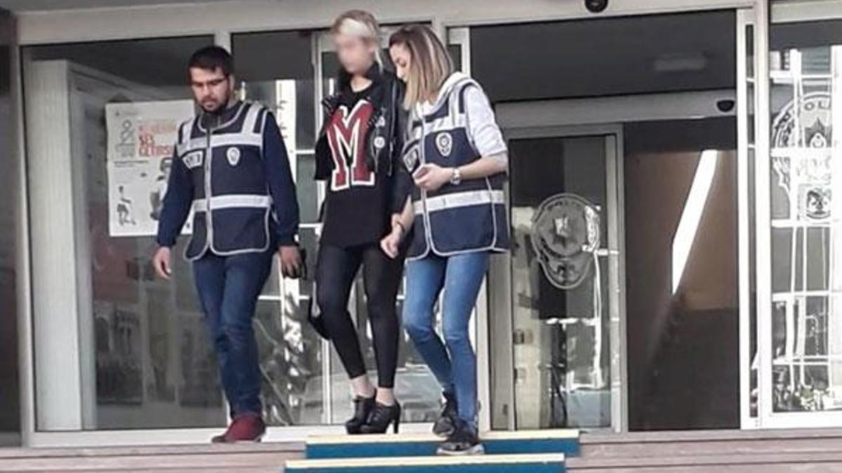 Aziziye Tabyası’nda ’mayo’lu fotoğraf çektiren kadına gözaltı