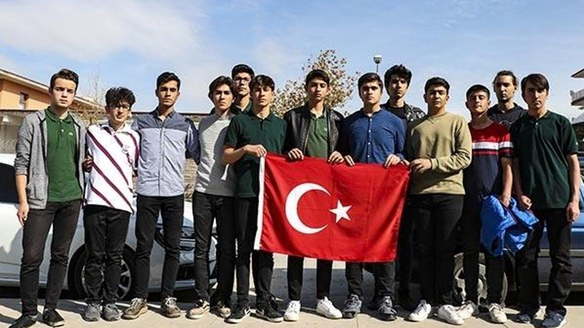 Öğrencilerden gönüllü askerlik başvurusu