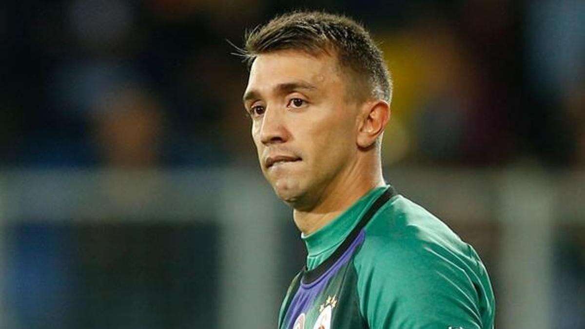 Muslera: "İkinci kaptan seçildiğim için mutluyum"