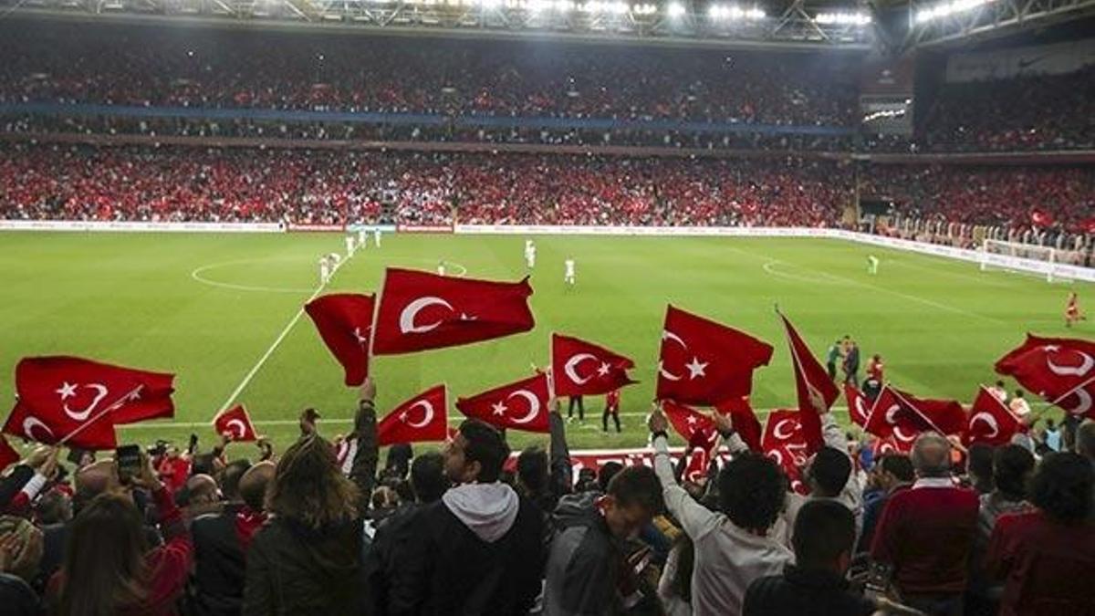 Fransa'da 40 bin Türk alarmı!