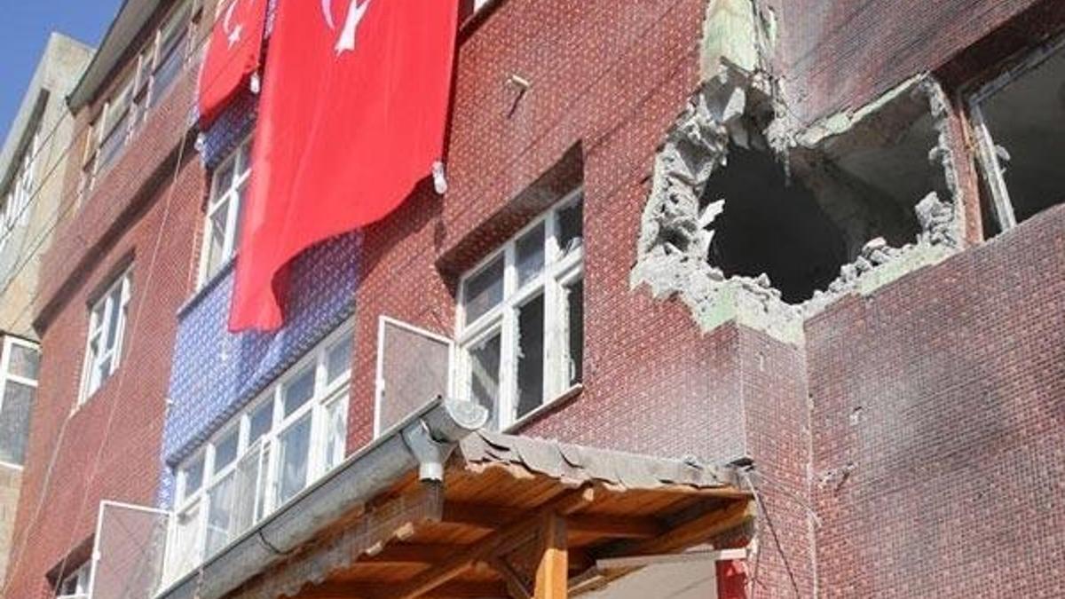 Teröristler Suruç ve Akçakale'deki yine sivillere saldırdı!