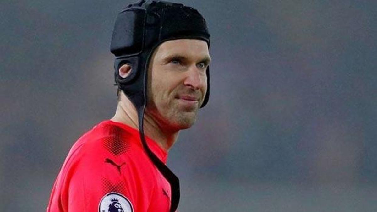Petr Cech buz hokeyindeki ilk maçında 'maçın adamı' seçildi