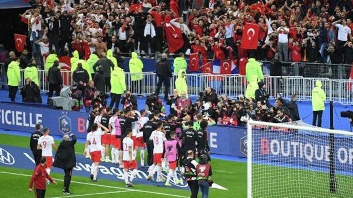 Fransızlar böyle paylaştı: Türkler ele geçirdi!