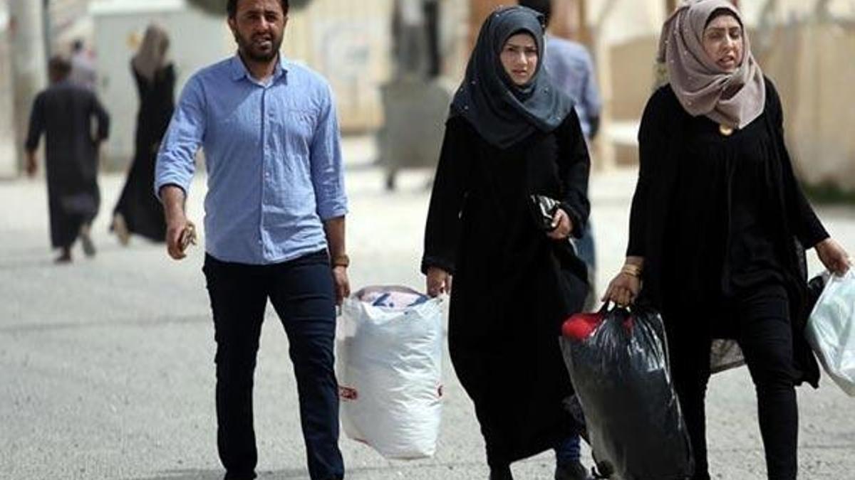 Tel Abyadlılar terörden kurtarılan ilçelerine dönmeye başladı