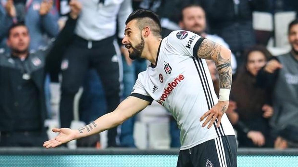 Alvaro Negredo geri dönüyor