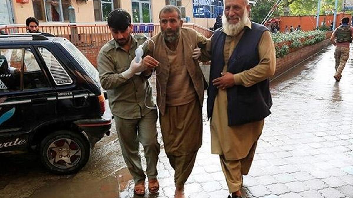 Afganistan'da camide patlama! 63 ölü...
